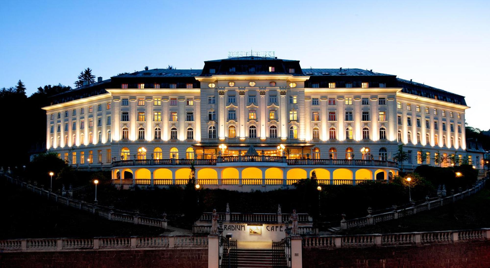 Hotel Radium Palace 야히모프 외부 사진